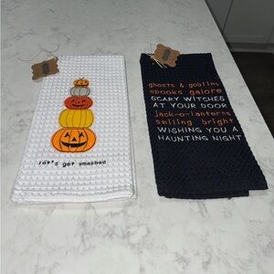 New 2 Mud Pie Halloween Towels